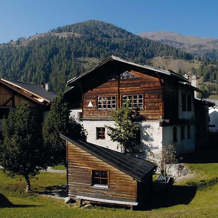 Sta-Maria Youth Hostel Santa Maria Val Müstair Exterior photo