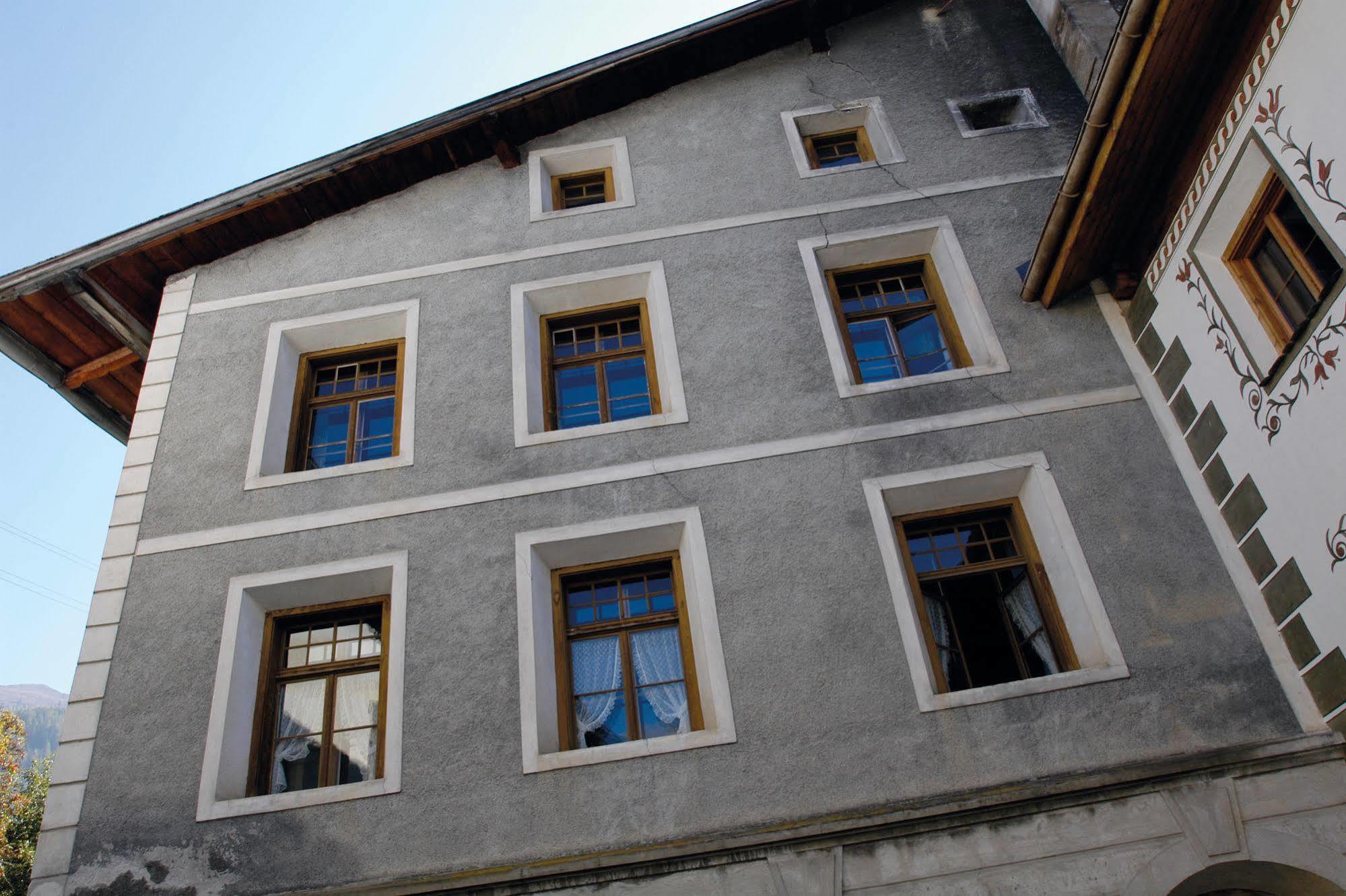 Sta-Maria Youth Hostel Santa Maria Val Müstair Exterior photo