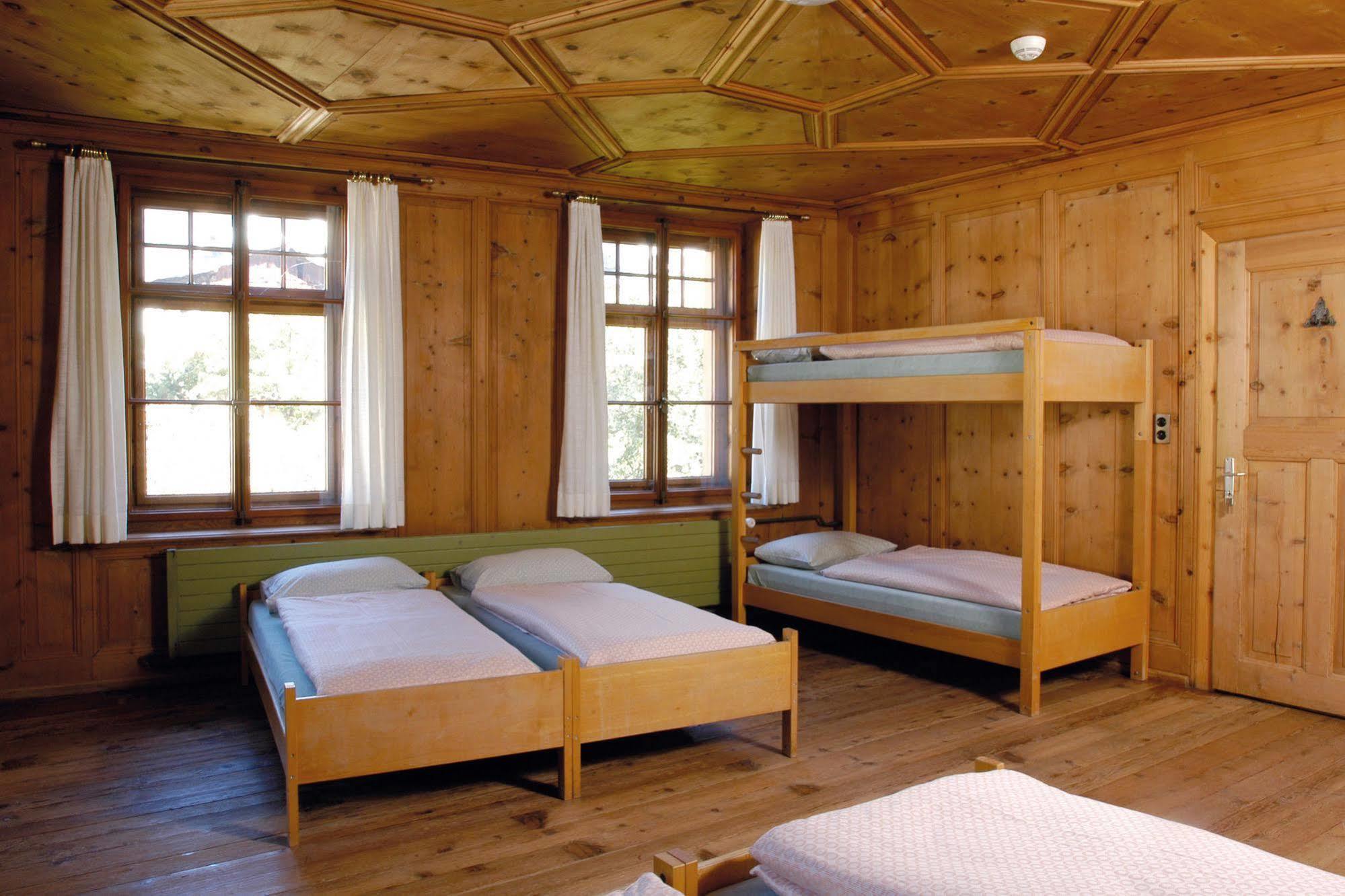 Sta-Maria Youth Hostel Santa Maria Val Müstair Exterior photo