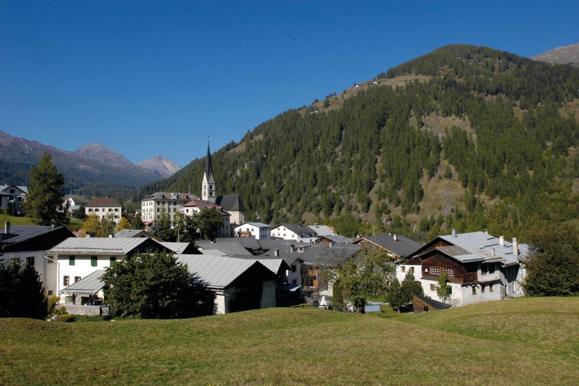 Sta-Maria Youth Hostel Santa Maria Val Müstair Exterior photo